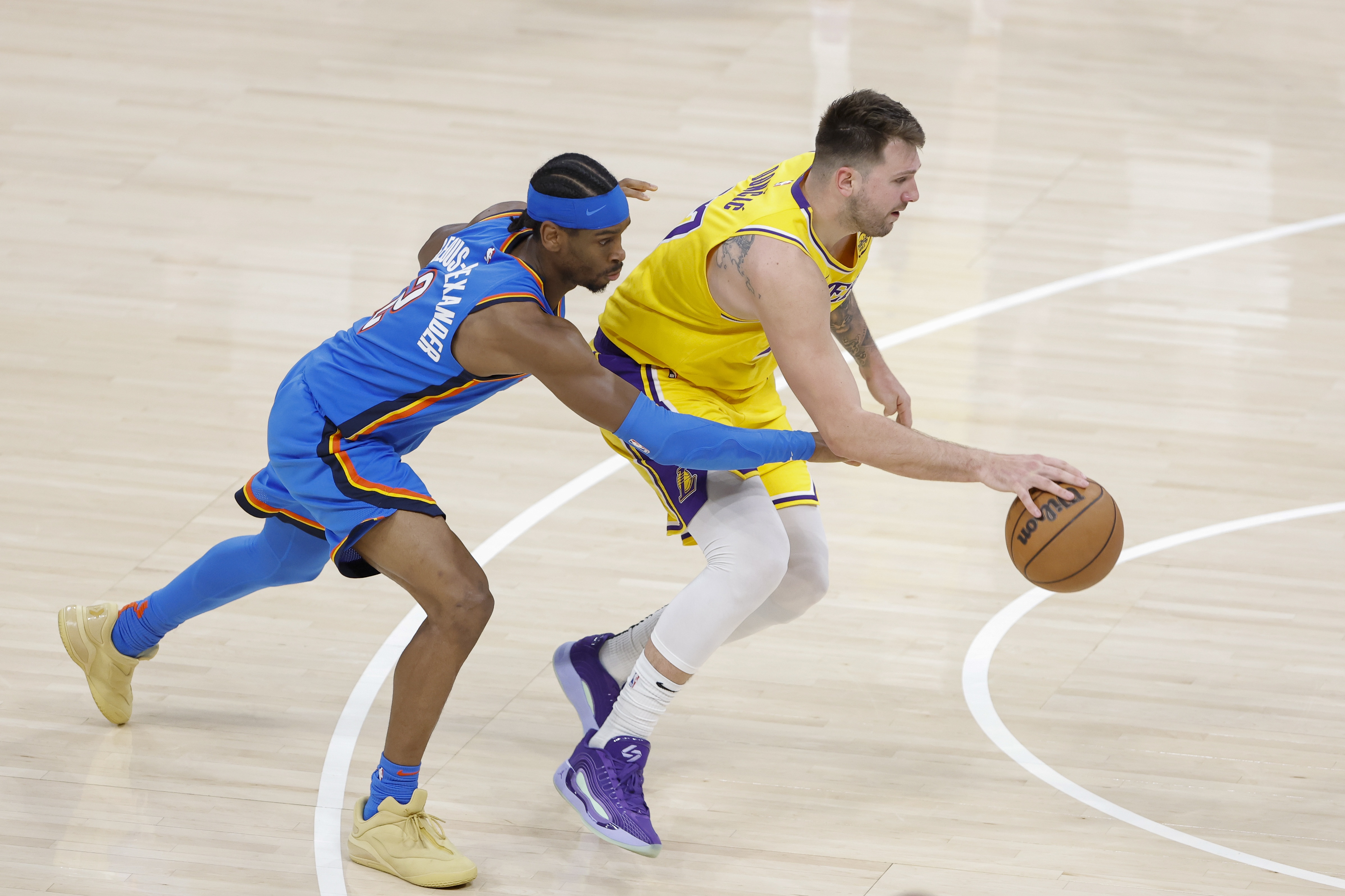 狗子28互动-太卷了！西部前三三月战绩：雷霆14-1 马刺14-2 湖人15-2